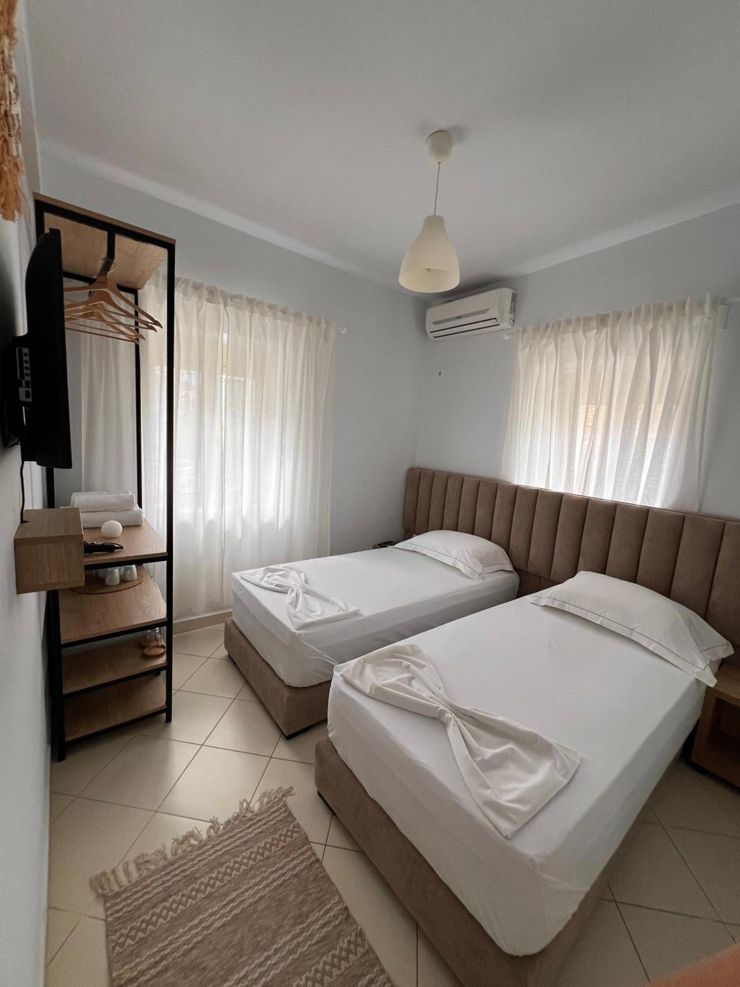 Helios Rooms Sarande Ngoại thất bức ảnh