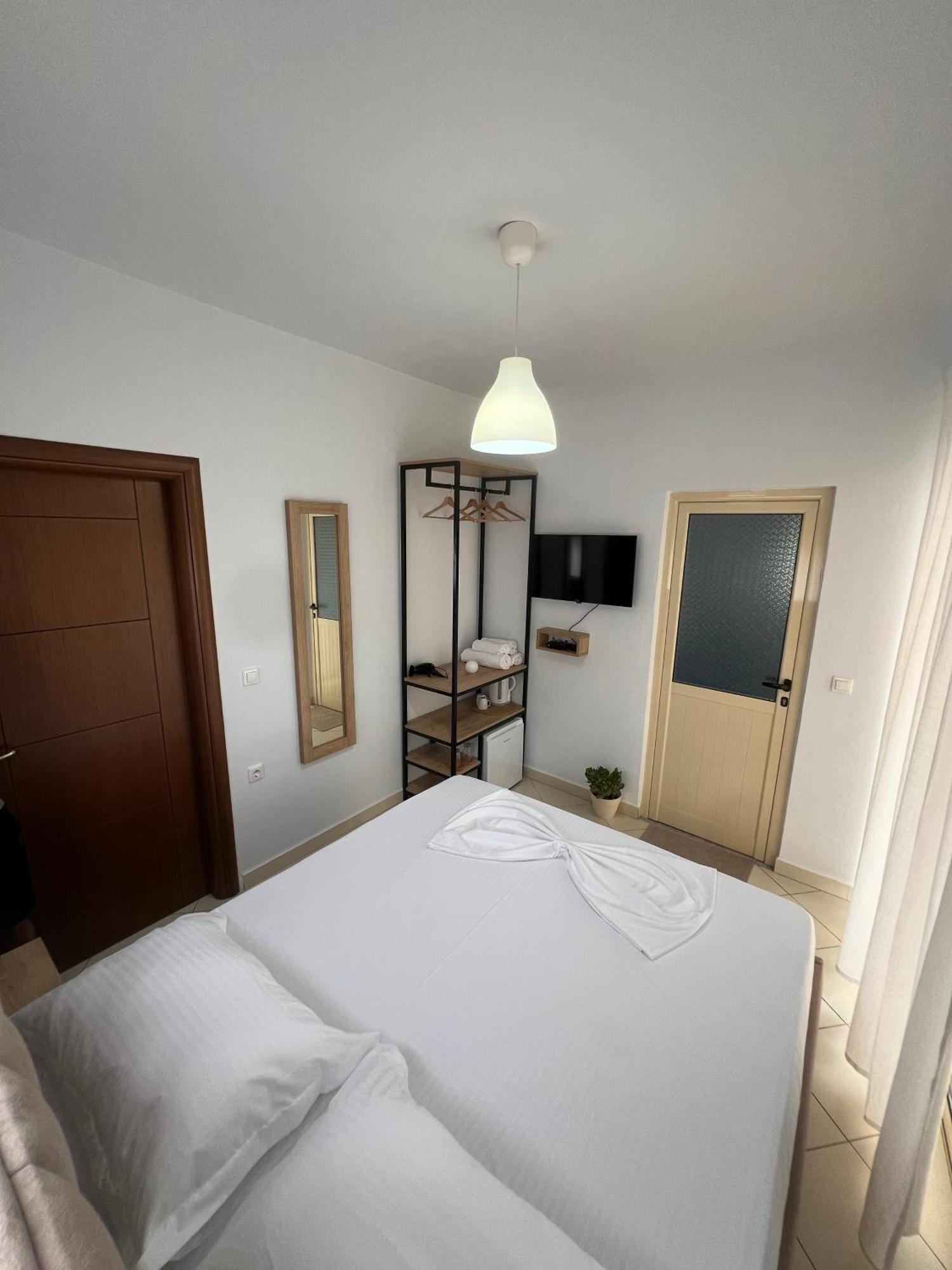 Helios Rooms Sarande Ngoại thất bức ảnh